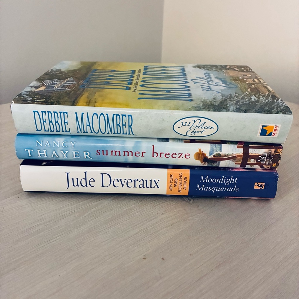 Lot of 3 Summer Romance Hardbacks – Macomber, Thayer, Deveraux – Preowned